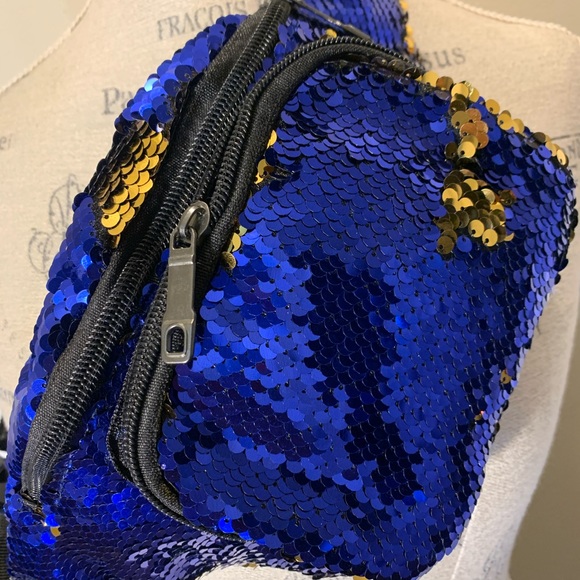 ✨NWOT✨ Large Sequence Fashionable Fanny Pack - Picture 10 of 15